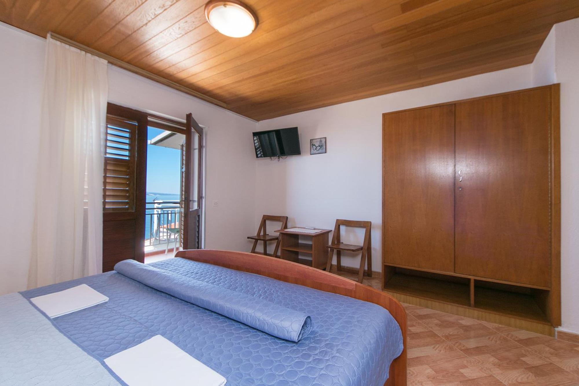 Apartments And Rooms By The Sea Brela, Makarska - 2752 Room photo