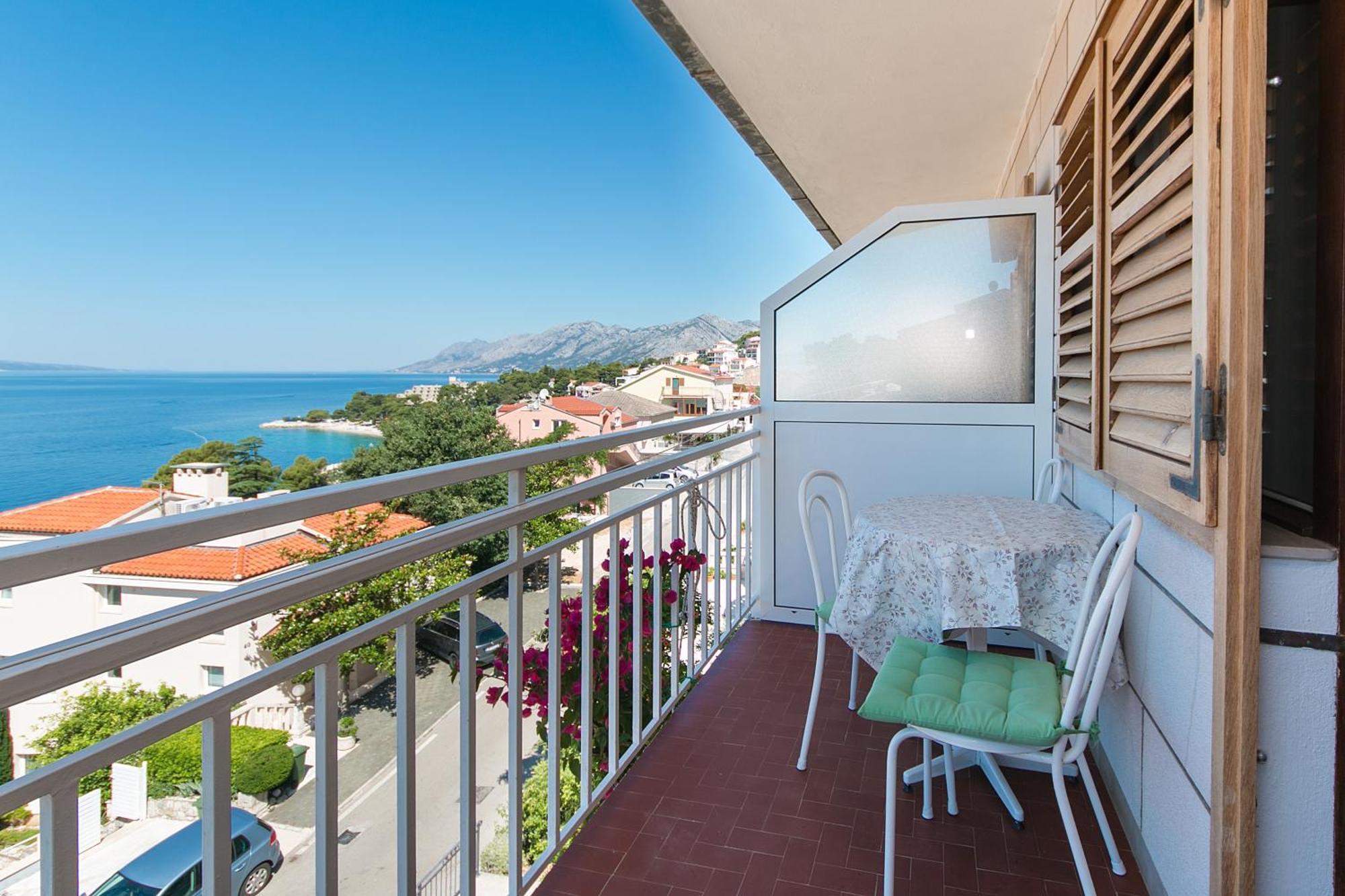 Apartments And Rooms By The Sea Brela, Makarska - 2752 Exterior photo