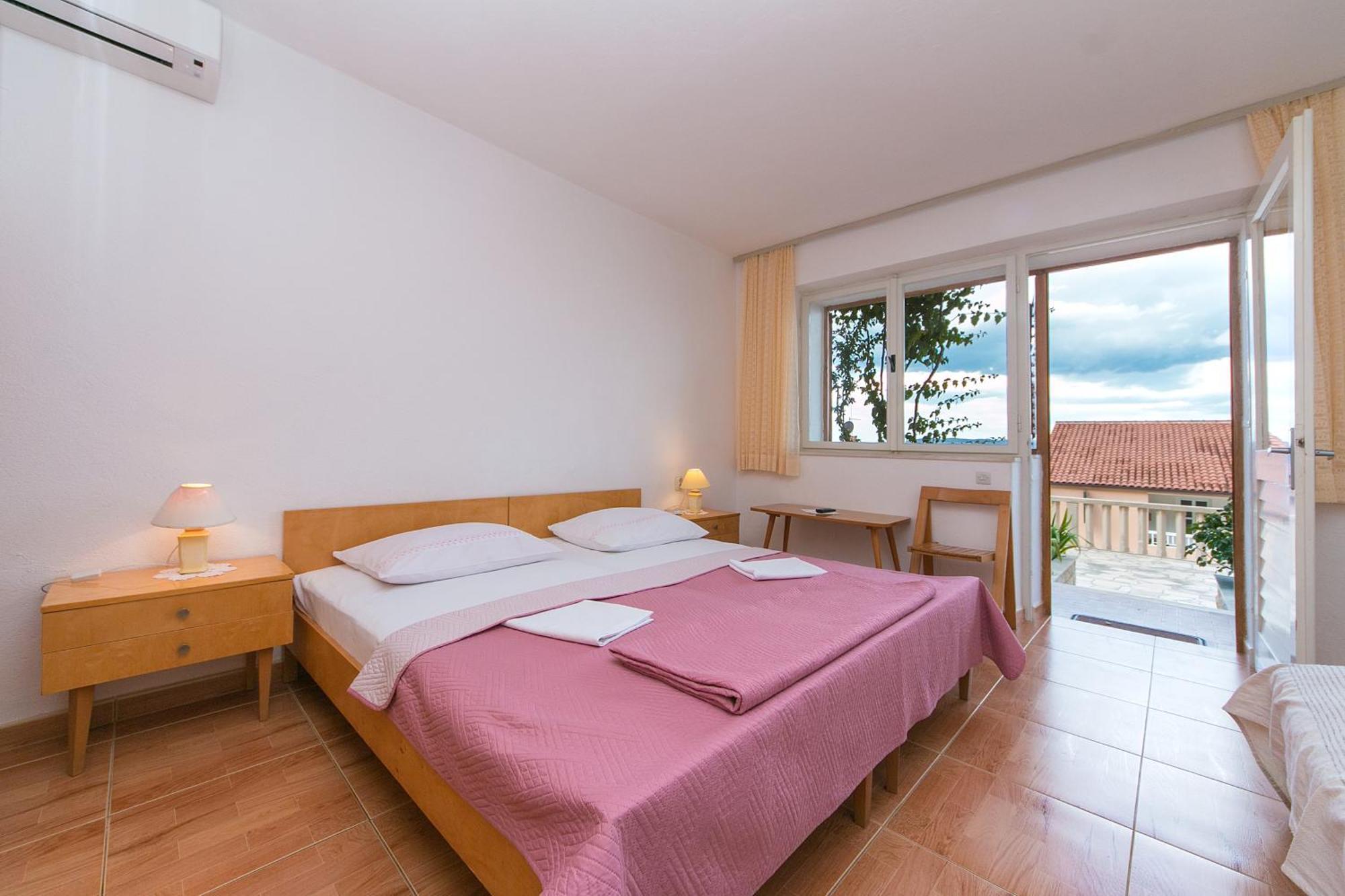 Apartments And Rooms By The Sea Brela, Makarska - 2752 Exterior photo
