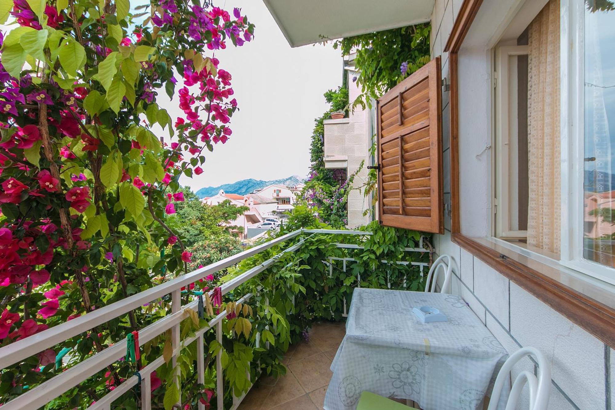 Apartments And Rooms By The Sea Brela, Makarska - 2752 Exterior photo