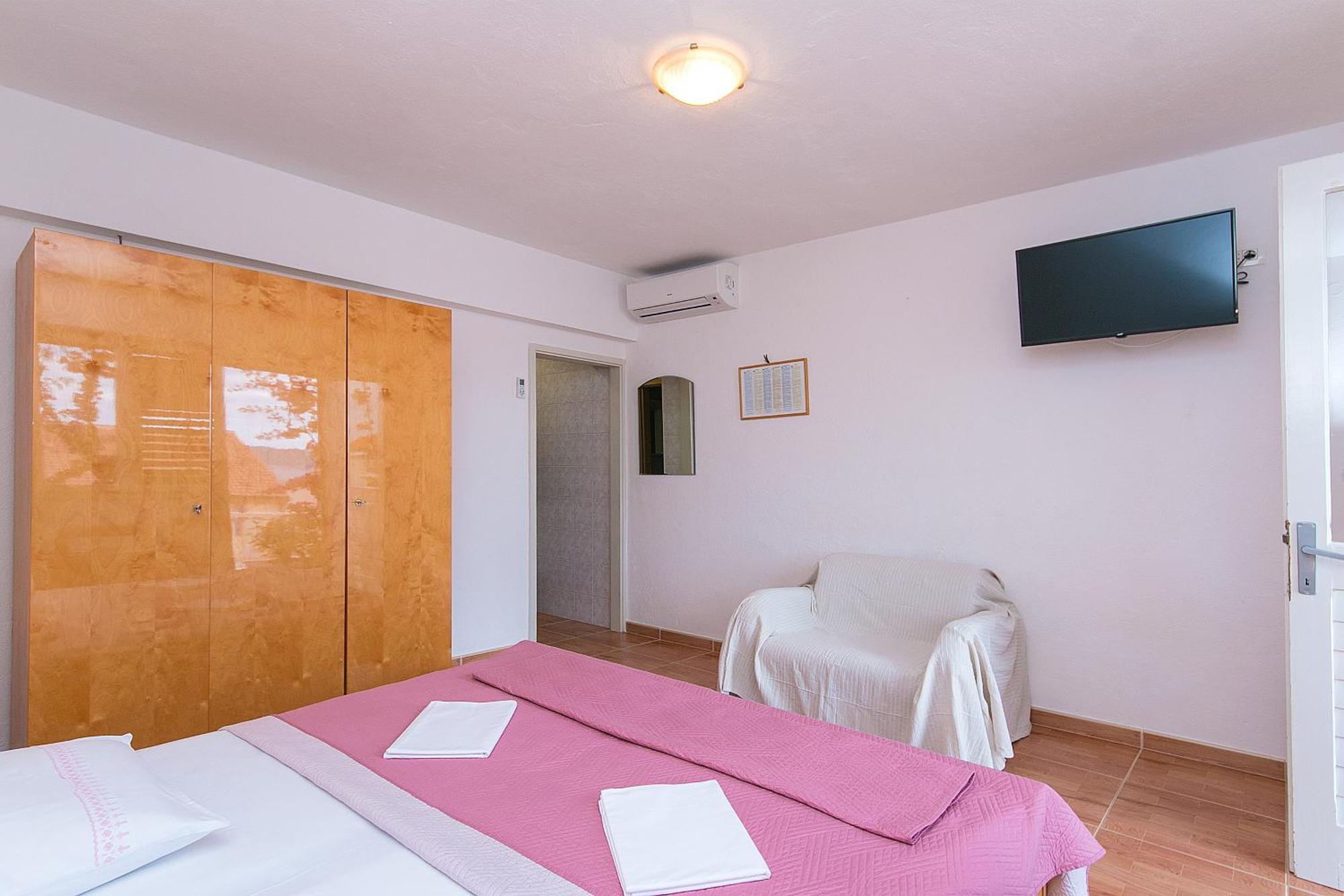 Apartments And Rooms By The Sea Brela, Makarska - 2752 Room photo