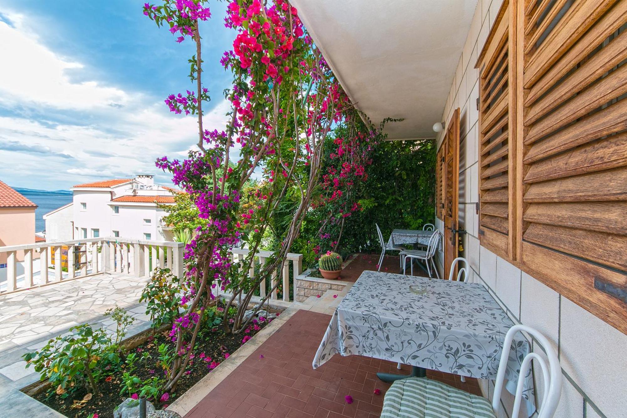 Apartments And Rooms By The Sea Brela, Makarska - 2752 Exterior photo